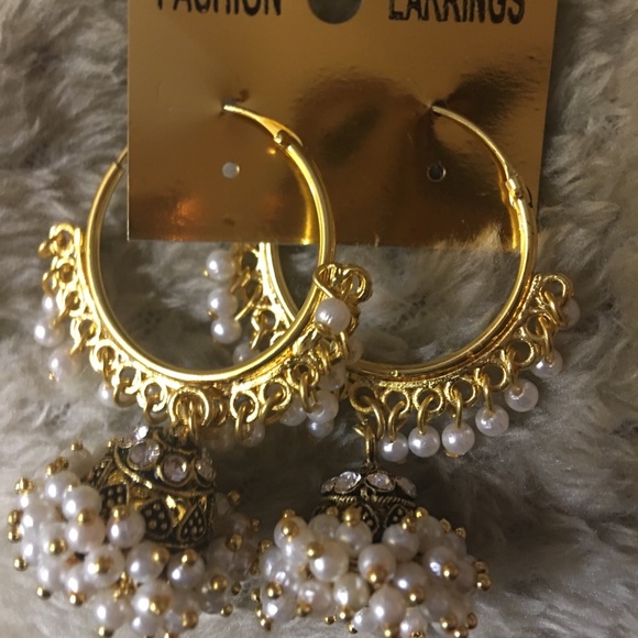 Earrings - Picture 3 of 3